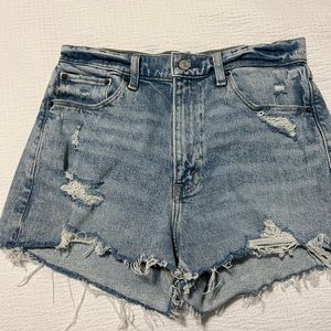 Abercrombie the mom short high rise